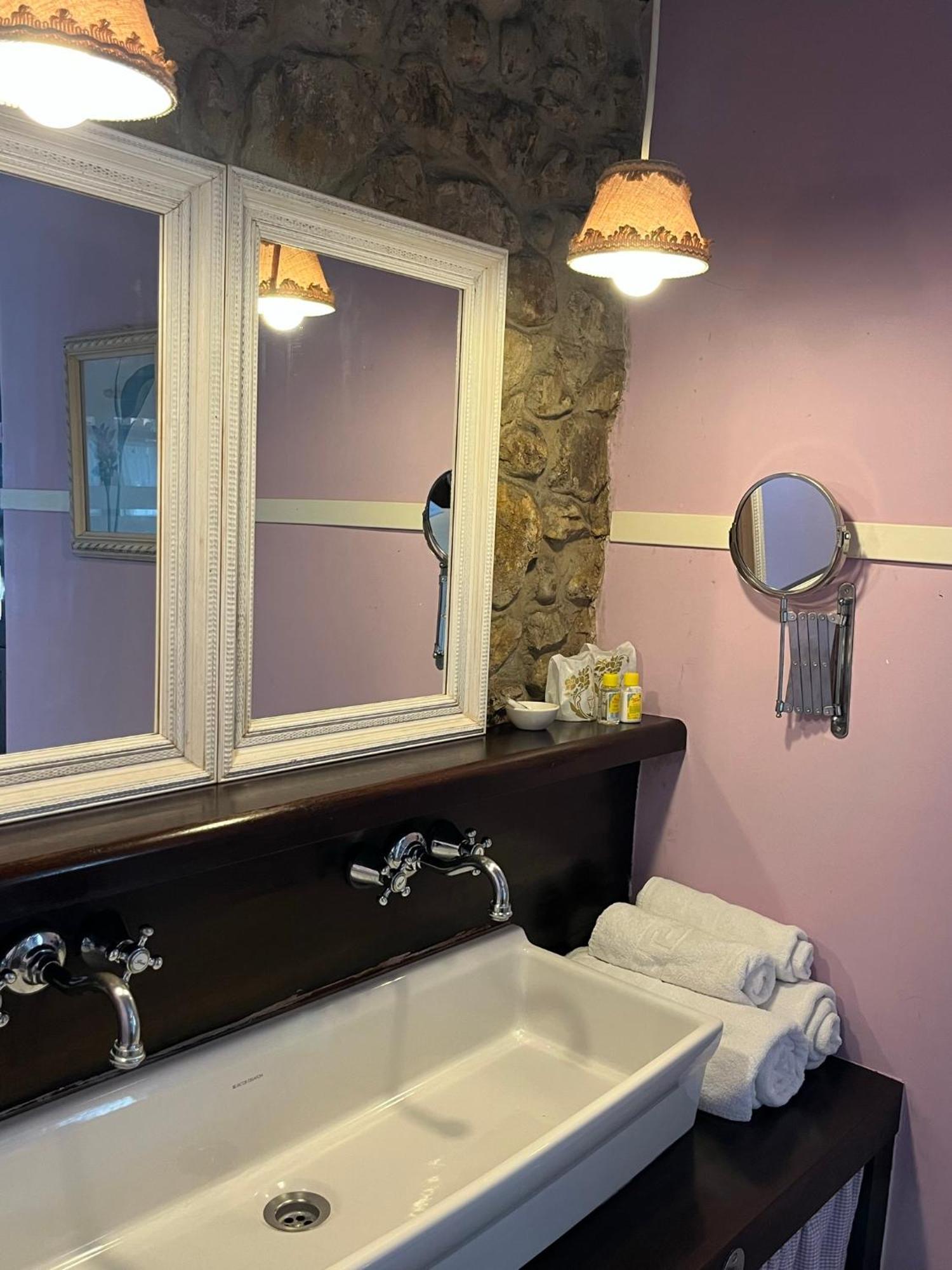 Hotel La Casona De Suesa Extérieur photo