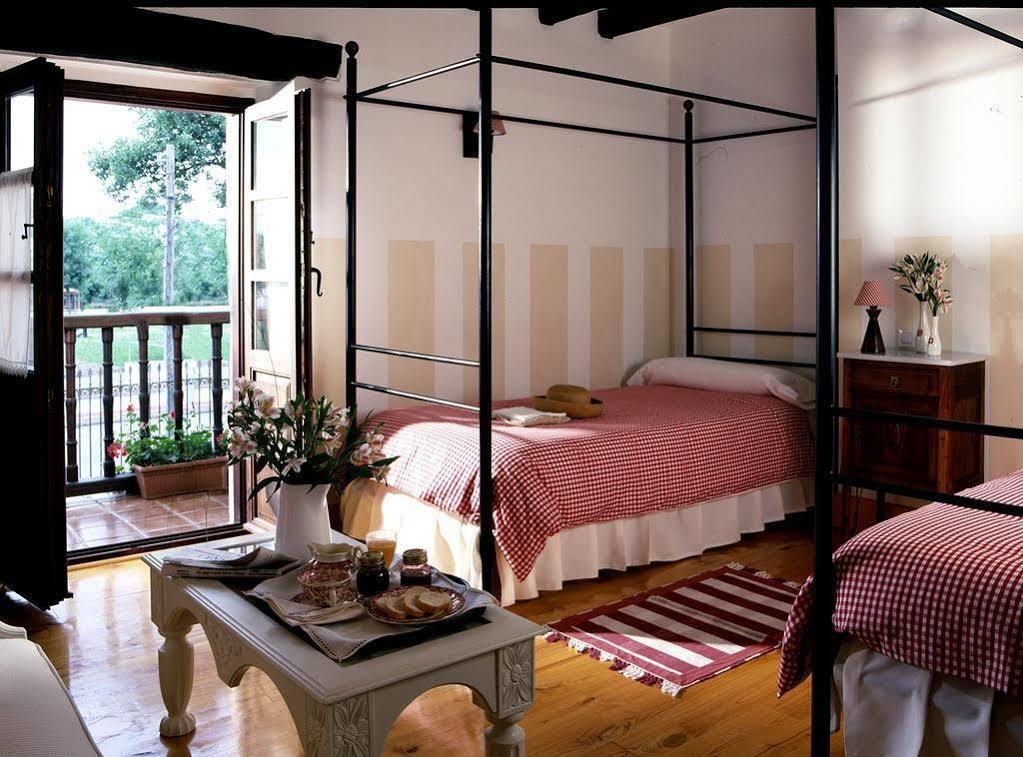 Hotel La Casona De Suesa Extérieur photo